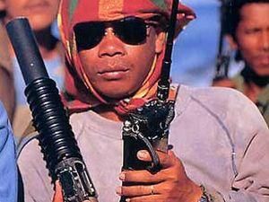 Піратів, які захопили російське судно, скинули у відкрите море Піратів, які захопили російське судно, скинули у відкрите море