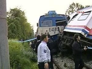 У Туреччині постраждали 20 пасажирів через зіткнення поїздів У Туреччині постраждали 20 пасажирів через зіткнення поїздів