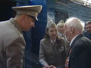 З Києва до Москви вирушив перший "Поїзд дружби" з ветеранами З Києва до Москви вирушив перший "Поїзд дружби" з ветеранами