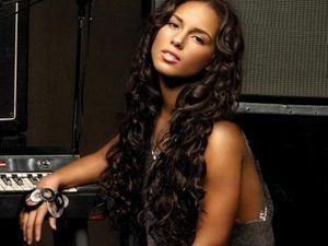 Алісія Кіс зізналась, що любить свій голос Алісія Кіс зізналась, що любить свій голос