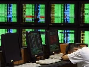 Український ринок акцій впав майже на 8% Український ринок акцій впав майже на 8%