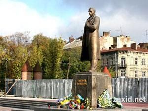 Бандера та Шухевич стали почесними громадянами Львова Бандера та Шухевич стали почесними громадянами Львова
