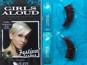 Дівчата з Girls Aloud піклуються про вії своїх шанувальниць Дівчата з Girls Aloud піклуються про вії своїх шанувальниць