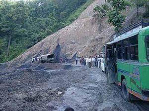 Селі в Таджикистані: 16 жертв, ще 40 пропали безвісти Селі в Таджикистані: 16 жертв, ще 40 пропали безвісти