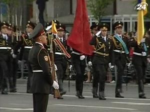 Парад до Дня перемоги у Києві відбудеться за будь-якої погоди Парад до Дня перемоги у Києві відбудеться за будь-якої погоди