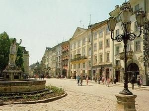 У Львові політичним партіям заборонили проводити масові акції У Львові політичним партіям заборонили проводити масові акції