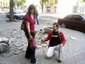 В Одесі ВО "Свобода" вітала жінок з Днем Матері В Одесі ВО "Свобода" вітала жінок з Днем Матері