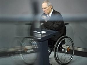 Під час анткиризової зустрічі німецький міністр потрапив у лікарню Під час анткиризової зустрічі німецький міністр потрапив у лікарню