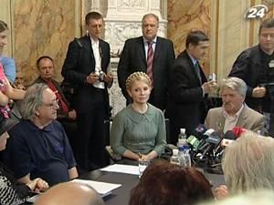 Комітет захисників скликає лідерів опозиції Комітет захисників скликає лідерів опозиції