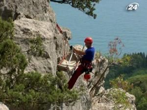 Підкорювачі кримських гір нехтують правилами безпеки та переоцінюють власні можливості Підкорювачі кримських гір нехтують правилами безпеки та переоцінюють власні можливості