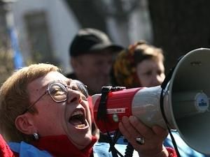 Опозиція і прихильники влади збираються у центрі Києва Опозиція і прихильники влади збираються у центрі Києва