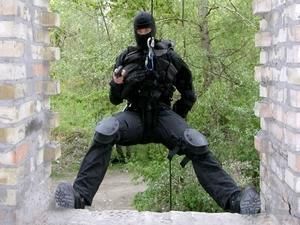 Біля адміністрації Президента посилено охорону Біля адміністрації Президента посилено охорону