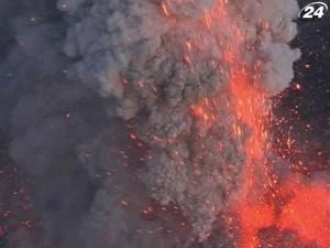 Через нову хмару попелу закрили аеропорти у Іспанії та Туреччині Через нову хмару попелу закрили аеропорти у Іспанії та Туреччині