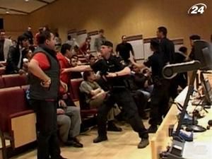 На шведського карикатуриста Ларса Вілкса напали під час лекції На шведського карикатуриста Ларса Вілкса напали під час лекції