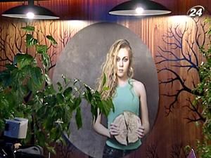 Alyosha представила відеокліп до пісні, з якою поїде на "Євробачення" Alyosha представила відеокліп до пісні, з якою поїде на "Євробачення"