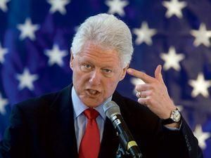 Білл Клінтон перетвориться на лотерейний лот, щоб розрахуватися із боргами дружини Білл Клінтон перетвориться на лотерейний лот, щоб розрахуватися із боргами дружини