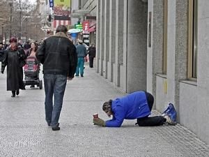 Третина українців негативно оцінює економічну ситуацію в країні Третина українців негативно оцінює економічну ситуацію в країні