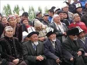 Прихильники Бакієва зібрали 25 000 людей для походу на Бішкек Прихильники Бакієва зібрали 25 000 людей для походу на Бішкек