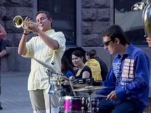 Вуличні музиканти готуються доводити свою профпридатність Вуличні музиканти готуються доводити свою профпридатність