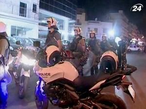 У Греції знову лунають вибухи У Греції знову лунають вибухи