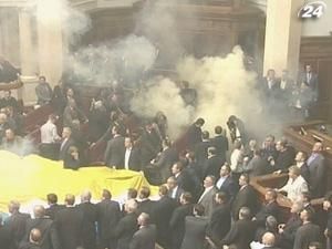 За дебош у Верховній Раді порушено справу проти Гримчака і Парубія За дебош у Верховній Раді порушено справу проти Гримчака і Парубія