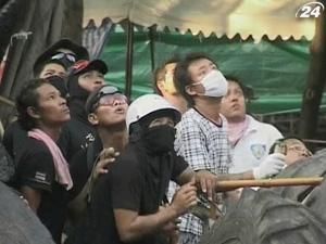 Зростає кількість жертв сутичок у центрі Бангкока Зростає кількість жертв сутичок у центрі Бангкока