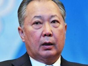 Прихильники тимчасового уряду спалили будинок Курманбека Бакієва Прихильники тимчасового уряду спалили будинок Курманбека Бакієва