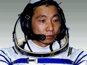 Китайський астронавт з'їв на орбіті собаку Китайський астронавт з'їв на орбіті собаку