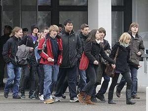 У Дніпродзержинську затримали студента, який "замінував" середню школу У Дніпродзержинську затримали студента, який "замінував" середню школу