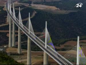 Віадук Мілло - один з найбільш вражаючих технологічних подвигів XXI ст. Віадук Мілло - один з найбільш вражаючих технологічних подвигів XXI ст.