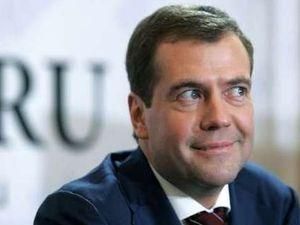 Суд заборонив проводити акції протесту під час візиту Медведєва до Києва Суд заборонив проводити акції протесту під час візиту Медведєва до Києва