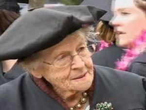 94-річна американська бабуся закінчила коледж 94-річна американська бабуся закінчила коледж