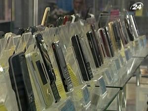 Українці все більше купують мобільні телефони Українці все більше купують мобільні телефони