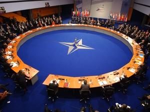 У НАТО змушені скорочувати витрати