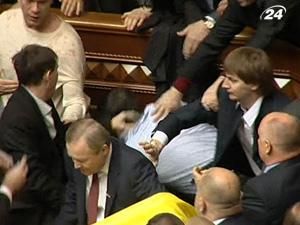 Помаранчевих знову кличуть в прокуратуру Помаранчевих знову кличуть в прокуратуру