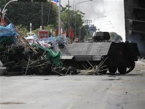 Урядові війська штурмували укріплений табір опозиції у Бангкоку 