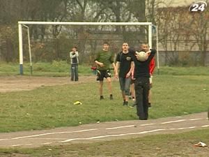 В Одеській області на уроці фізкультури помер учень 9 класу - 19 травня 2010 - Телеканал новин 24 В Одеській області на уроці фізкультури помер учень 9 класу - 19 травня 2010 - Телеканал новин 24