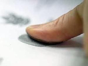 На батьківщині Януковича проходить виставка відбитків пальців На батьківщині Януковича проходить виставка відбитків пальців