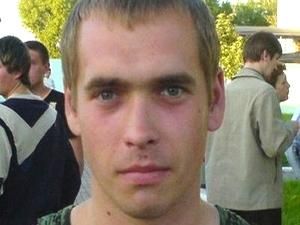 На Донеччині міліціонери викинули труп жертви ДТП на дорогу На Донеччині міліціонери викинули труп жертви ДТП на дорогу