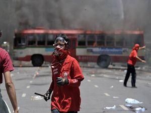 Тайські опозиціонери влаштували вогневу пастку для ста осіб Тайські опозиціонери влаштували вогневу пастку для ста осіб