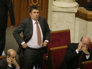 12 депутатів групи "За Україну" прийшли на допит до прокуратури 12 депутатів групи "За Україну" прийшли на допит до прокуратури