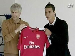 Маруан Шамах гратиме за "Арсенал" під 29 номером Маруан Шамах гратиме за "Арсенал" під 29 номером