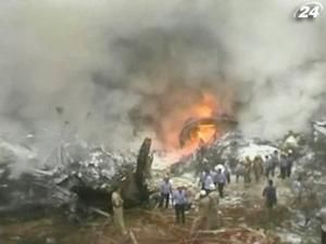 В Індії знайшли бортовий самописець Boeing-737 В Індії знайшли бортовий самописець Boeing-737