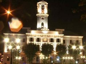 Чернівецька рада заборонила неповнолітнім відвідувати кафе та клуби вночі Чернівецька рада заборонила неповнолітнім відвідувати кафе та клуби вночі