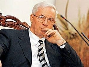 Азаров доручив міністрам забезпечити українців якісною питною водою Азаров доручив міністрам забезпечити українців якісною питною водою