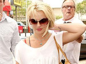 Волосся Брітні знов постраждало від гніву поп-співачки Волосся Брітні знов постраждало від гніву поп-співачки