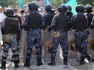 Міліція попередила масову сутичку у Львові Міліція попередила масову сутичку у Львові