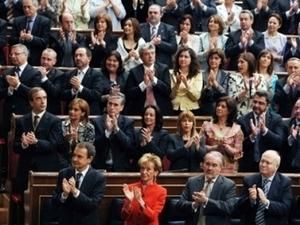 В Іспанії заморозили пенсії і скоротили зарплати бюджетникам
