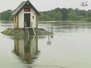 Сильні повені загрожують Німеччині Сильні повені загрожують Німеччині