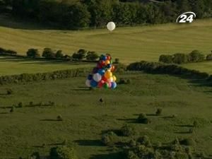 Американець перелетів Ла-Манш на повітряних кульках Американець перелетів Ла-Манш на повітряних кульках